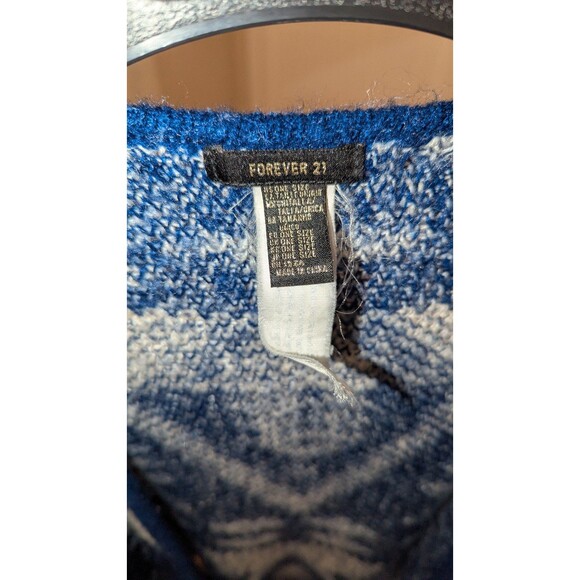 Forever 21 One Size Blue Grey Isle Fairy Aztec Ruana Wrap Sweater (bin R) - Picture 5 of 6